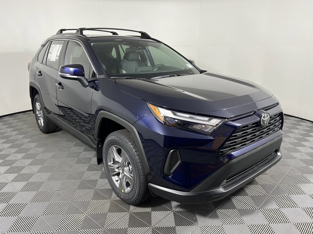 2024 Toyota RAV4 XLE 3