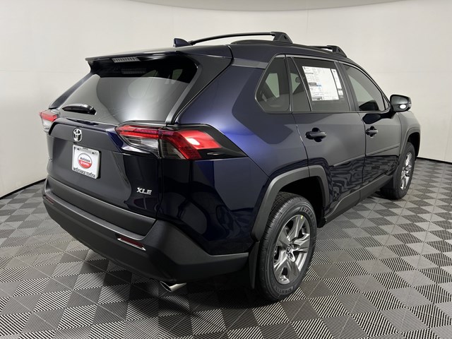 2024 Toyota RAV4 XLE 5