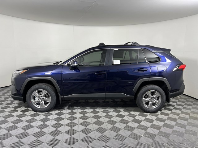 2024 Toyota RAV4 XLE 8