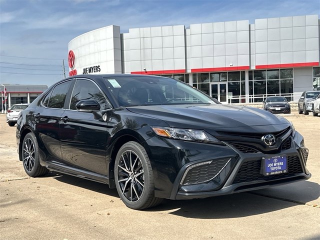 2024 Toyota Camry SE 2