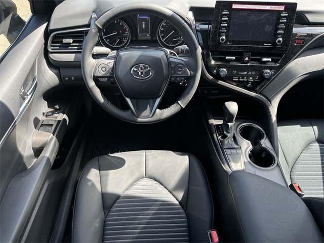 2024 Toyota Camry SE 6