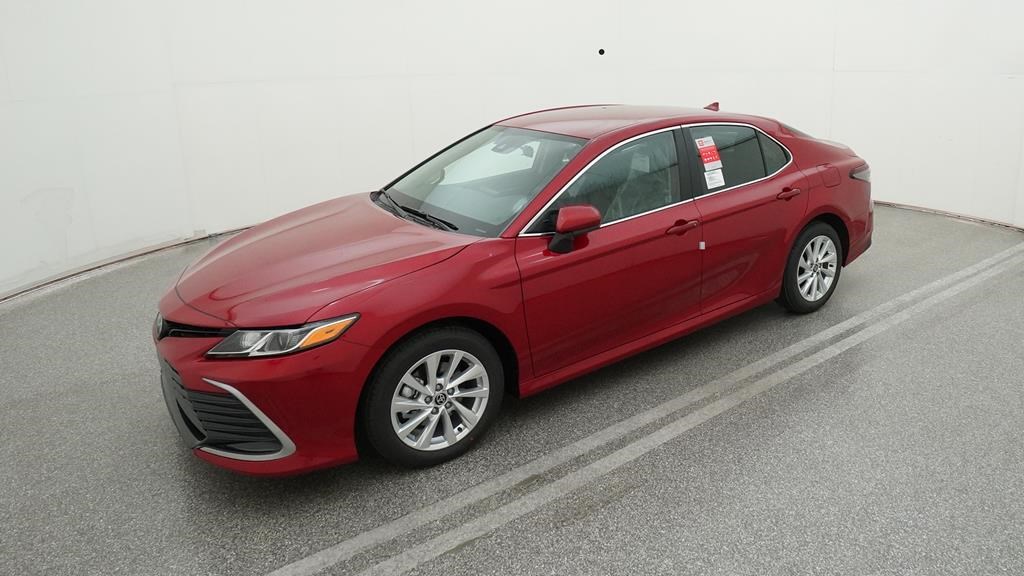 Camry LE 2.5L 4-Cylinder 8-Speed Automatic [2]