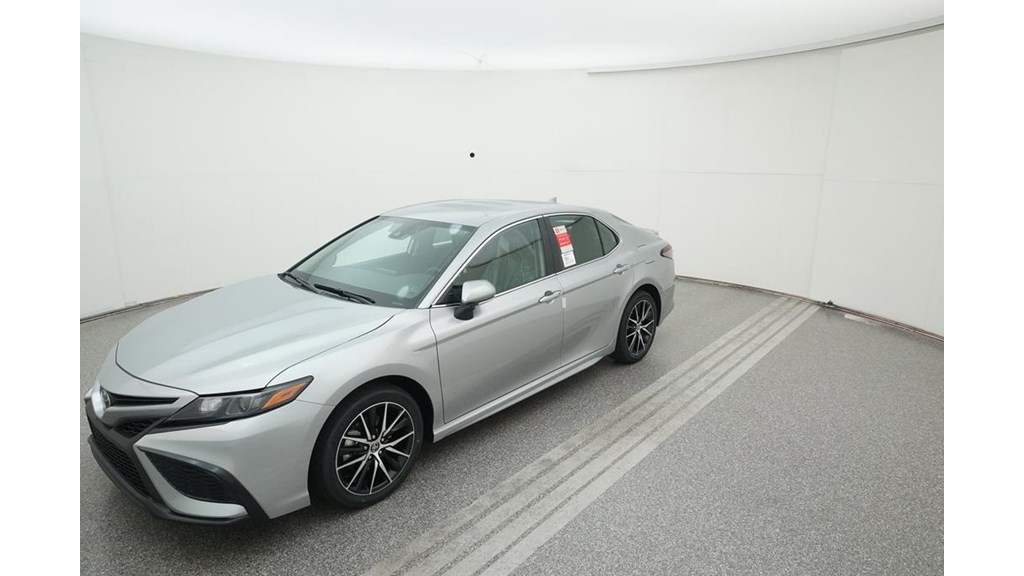 Camry SE 2.5L 4-Cylinder 8-Speed Automatic [15]