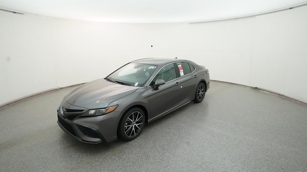 Camry SE 2.5L 4-Cylinder 8-Speed Automatic [1]