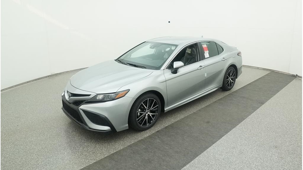 Camry SE 203-HP 2.5L 4-Cylinder 8-Speed Automatic [1]