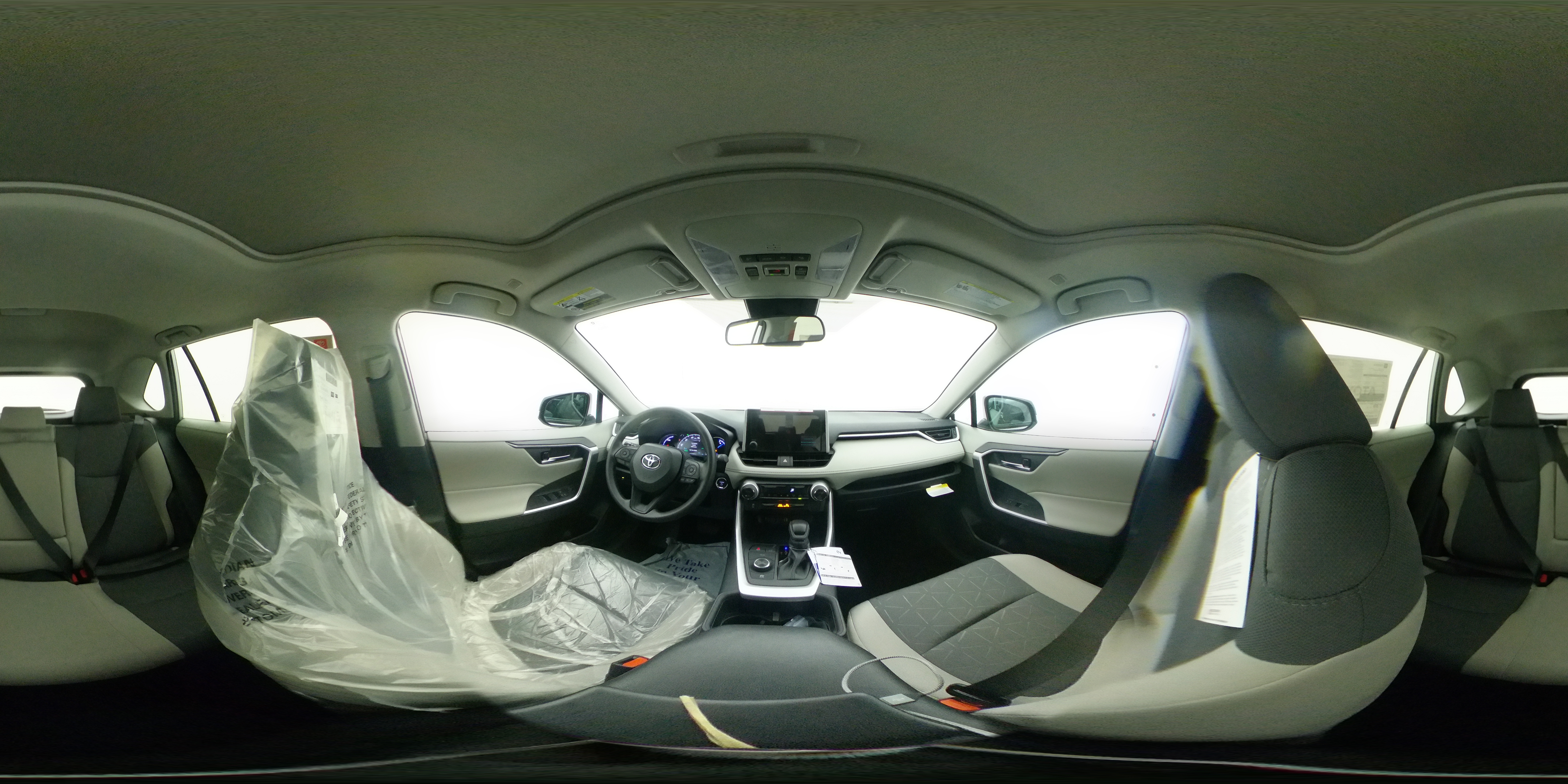 New 2024 SILVER SKY METALLIC Toyota XLE 360 Panorama 1