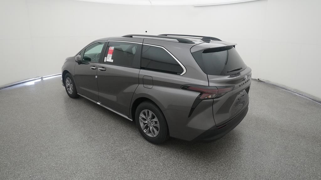 New 2023 Toyota Sienna in Waycross, GA