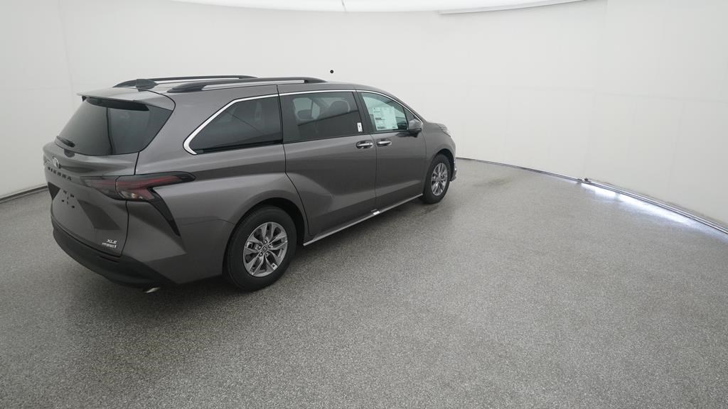 New 2023 Toyota Sienna in Waycross, GA