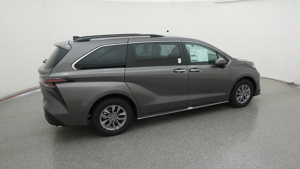 New 2023 Toyota Sienna in Tifton, GA